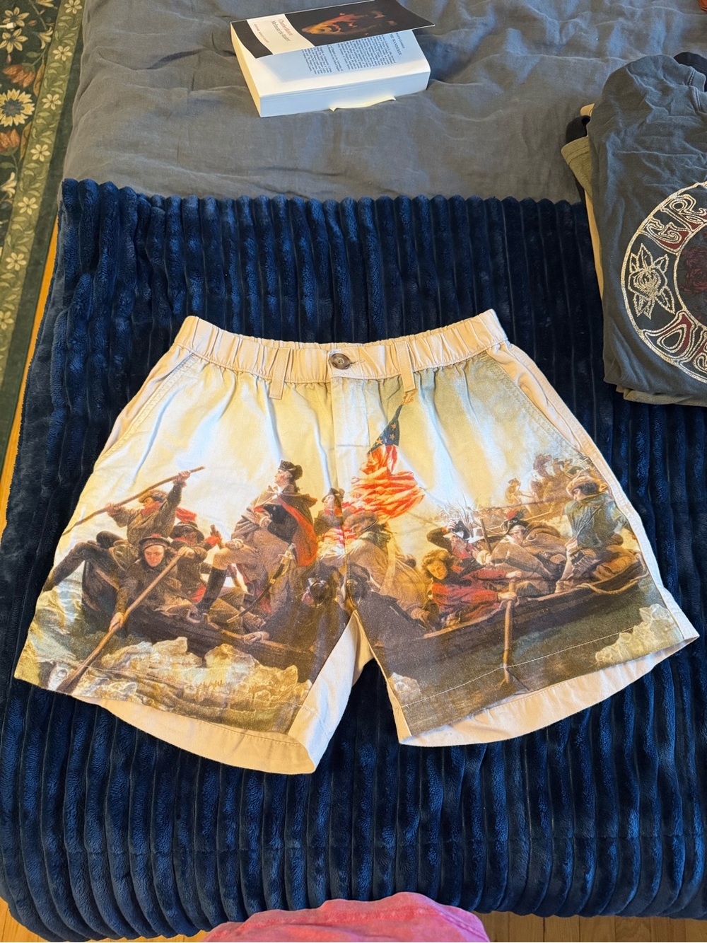 chubbies Cream Shorts with Navy Graphic